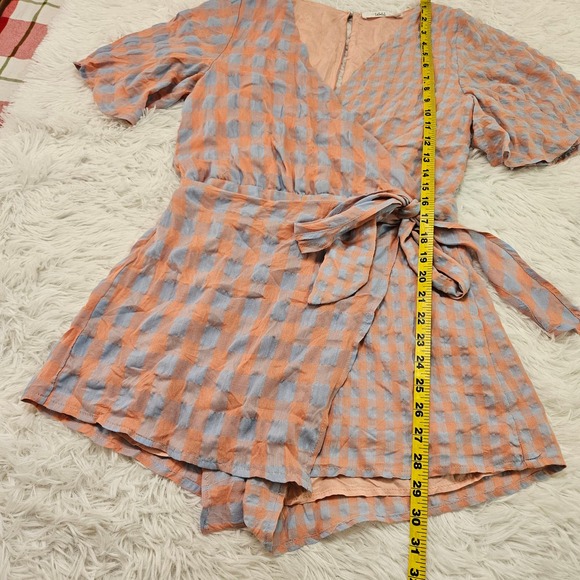 Talulah Women's Peach‎ & Blue Gingham Wrap Tie Waist Short Sleeve Romper. Size M - Picture 12 of 13